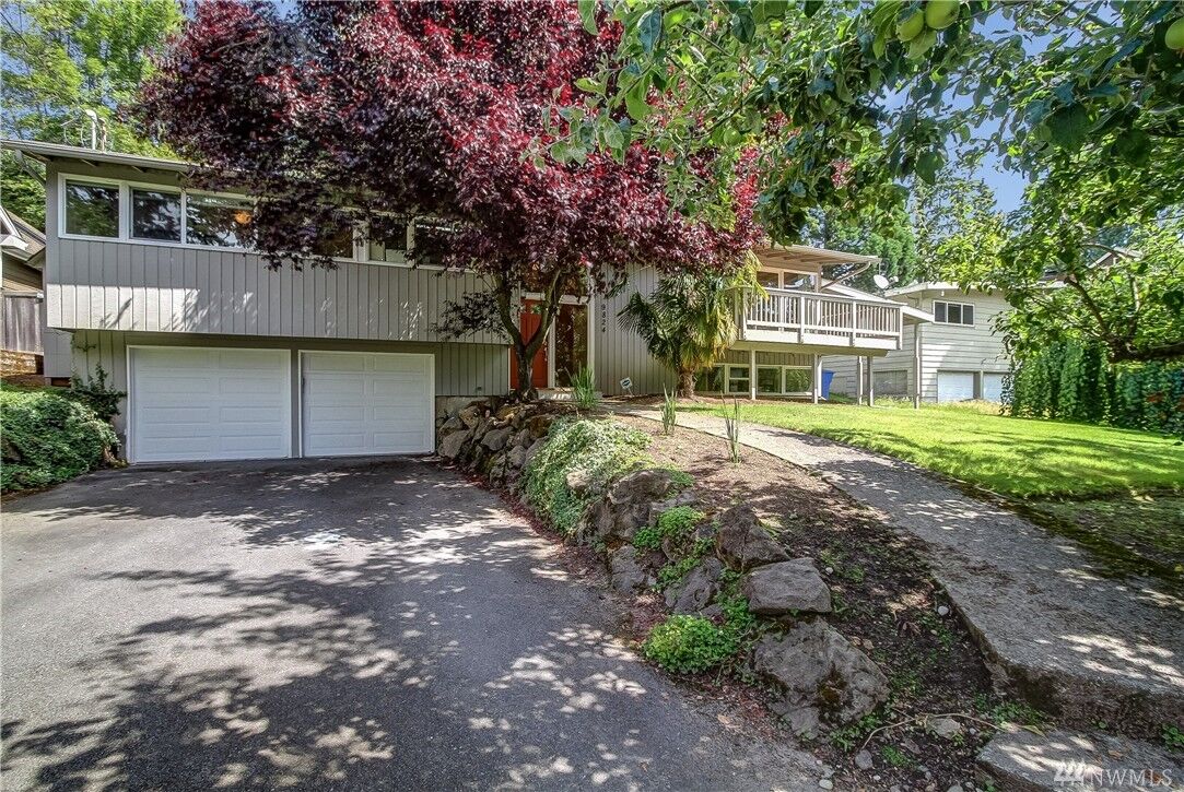 Property Photo:  9824 NE 22nd St  WA 98004 
