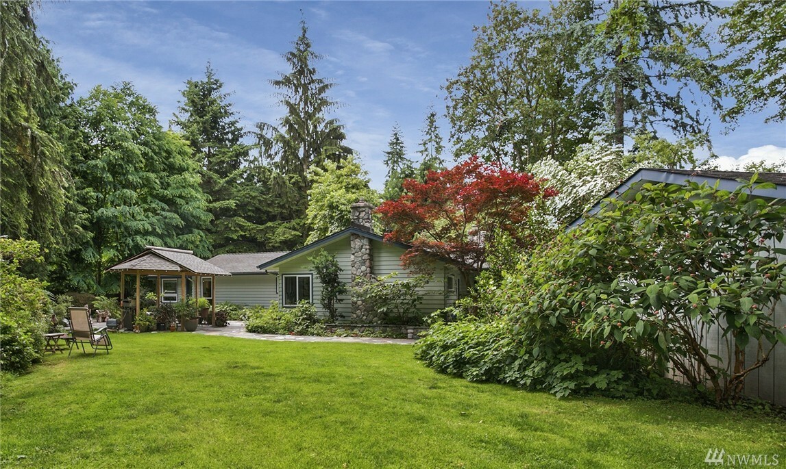 Property Photo: 22909 E Echo Lake Rd WA 98296