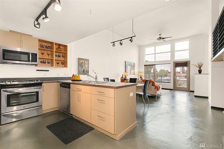 Property Photo:  4422 Bagley Ave N 308  WA 98103 