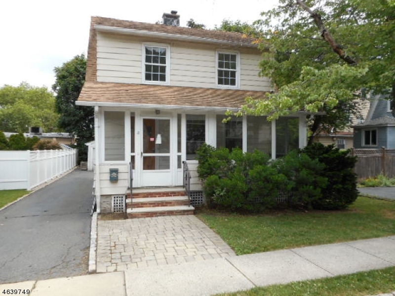 Property Photo:  3 Denman Pl  NJ 07901 