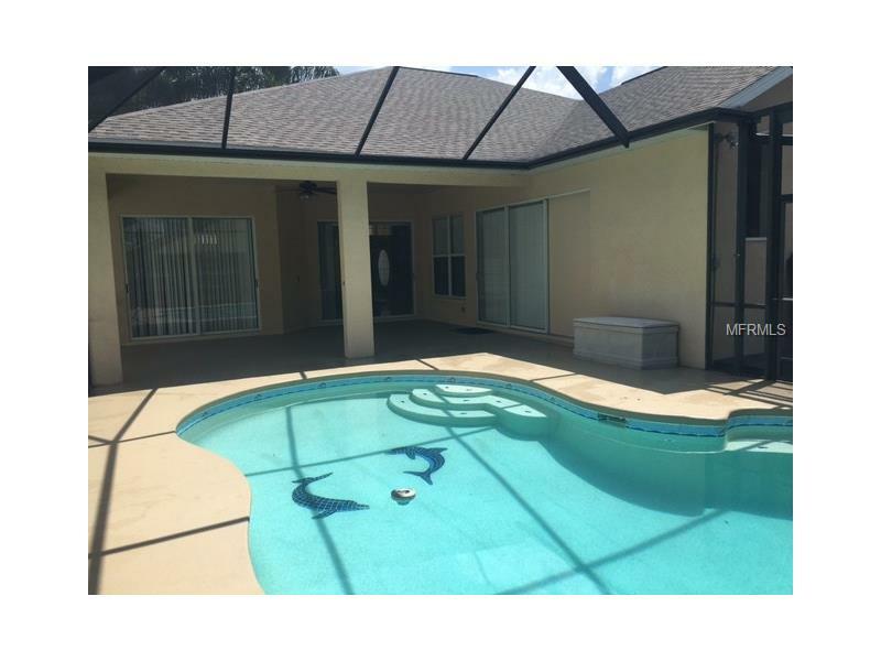 Property Photo: 3906 Whisper Grove Court FL 33594