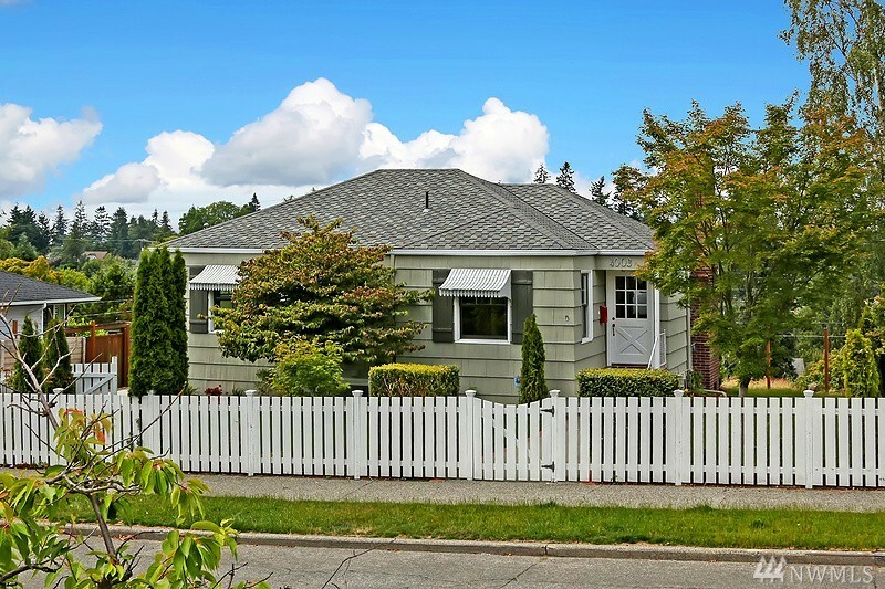 Property Photo:  4003 45th Ave SW  WA 98116 