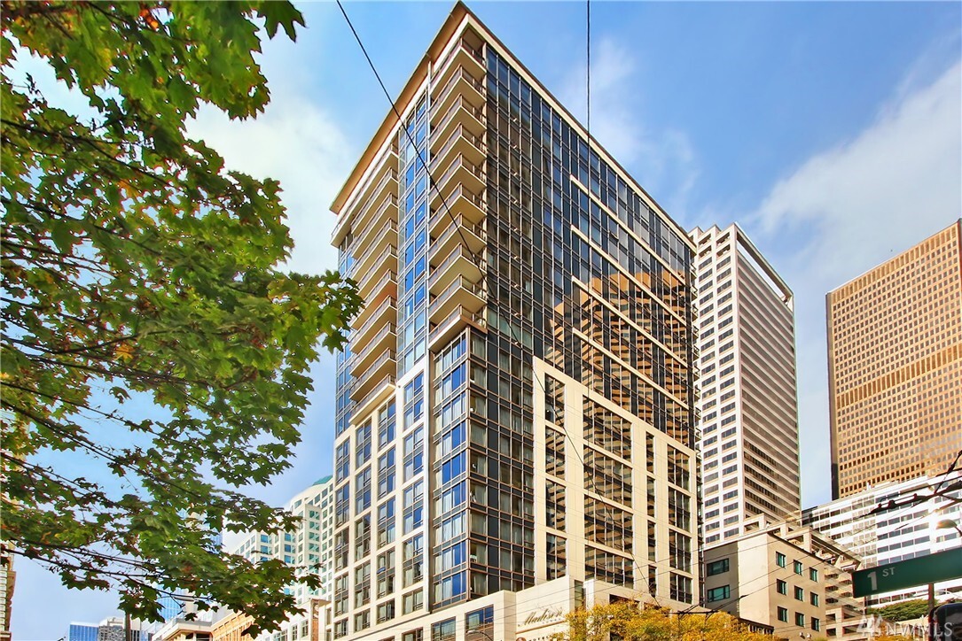 Property Photo: 1000 1st Ave 2201 WA 98104