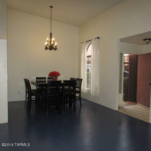 Property Photo:  3984 N Roger Lane  AZ 85719 