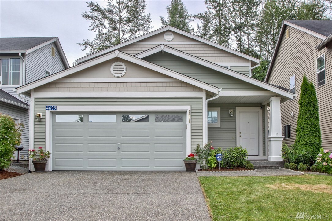 Property Photo:  4699 Glacier St  WA 98273 