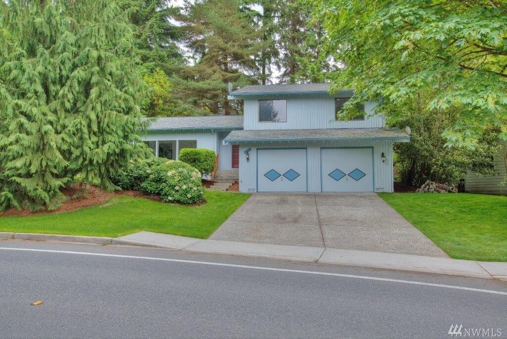 Property Photo:  1004 176th Ave NE  WA 98008 