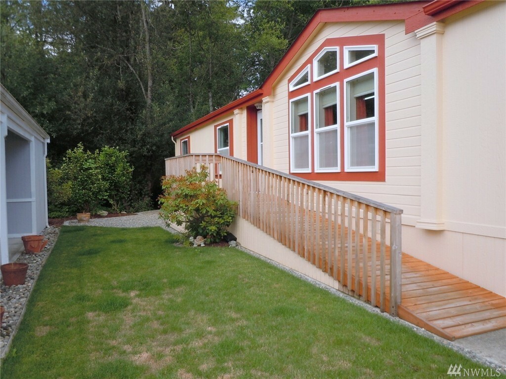 Property Photo:  1003 NE Saturn Lane  WA 98311 