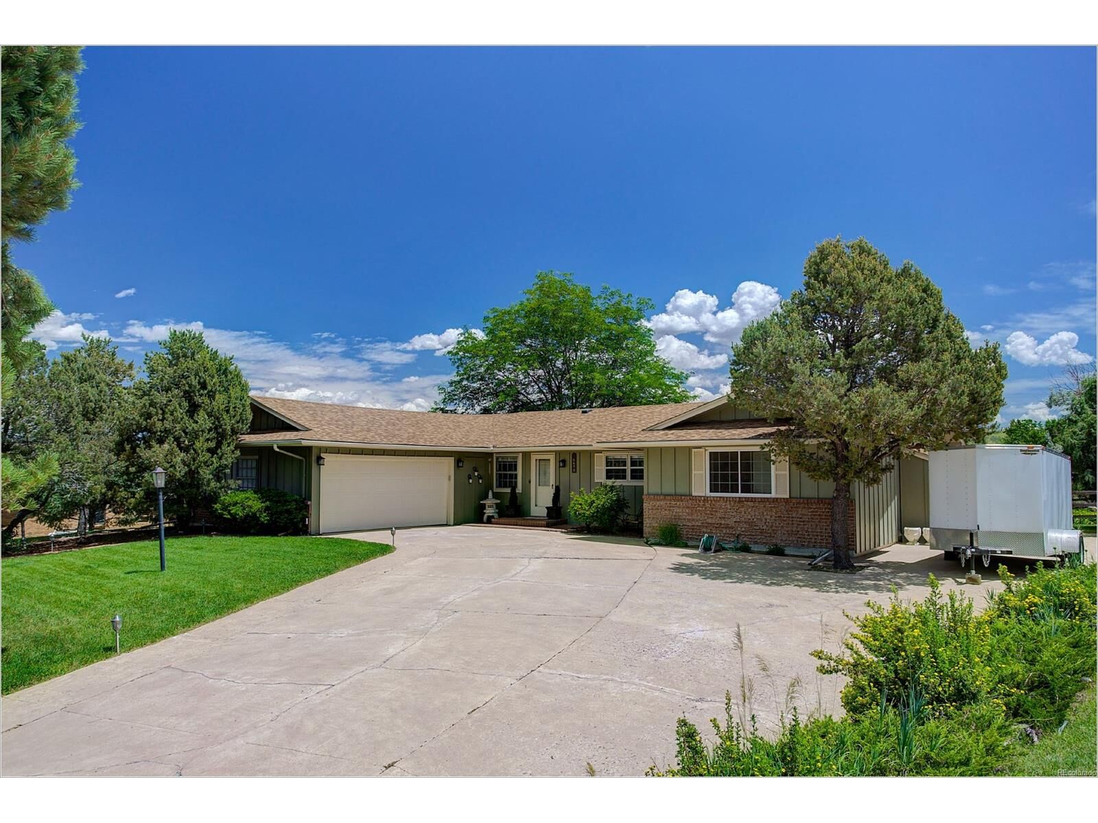 Property Photo: 6672 Hillpark Avenue CO 80134