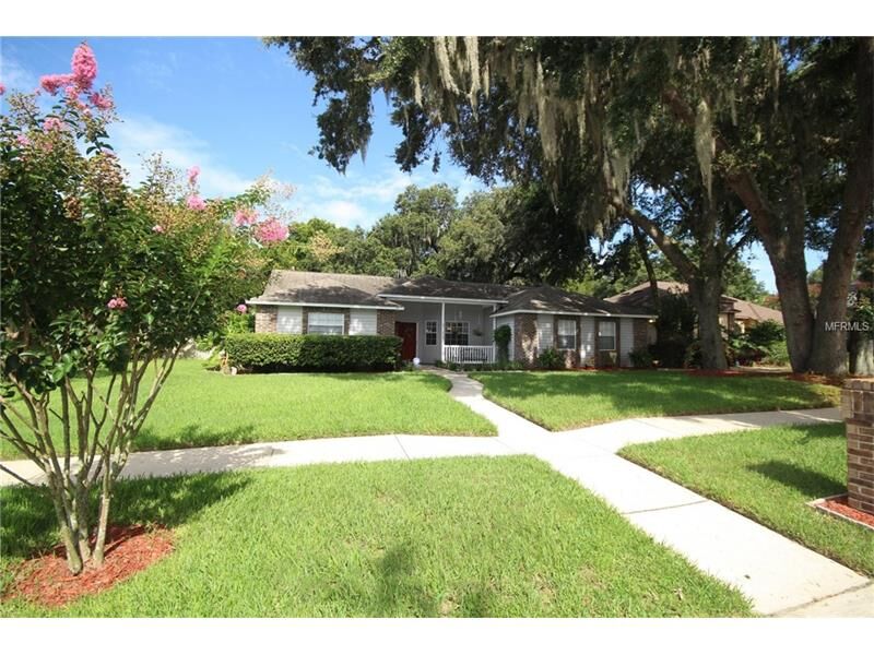 Property Photo: 514 Covington Park Street FL 33584