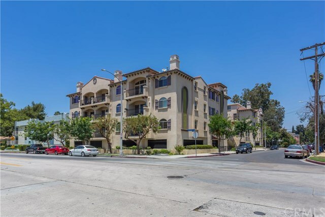 Property Photo:  4805 Bellflower Avenue 208  CA 91601 