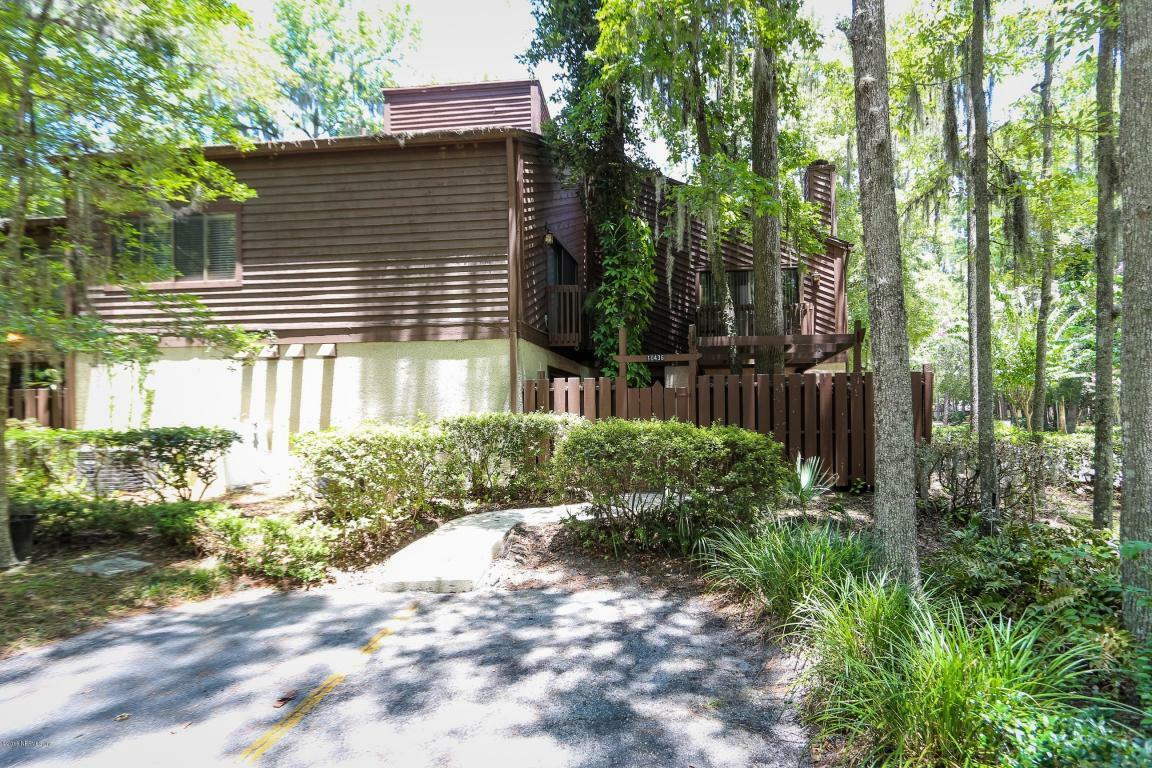 Property Photo: 10436 Bigtree Circle W FL 32257