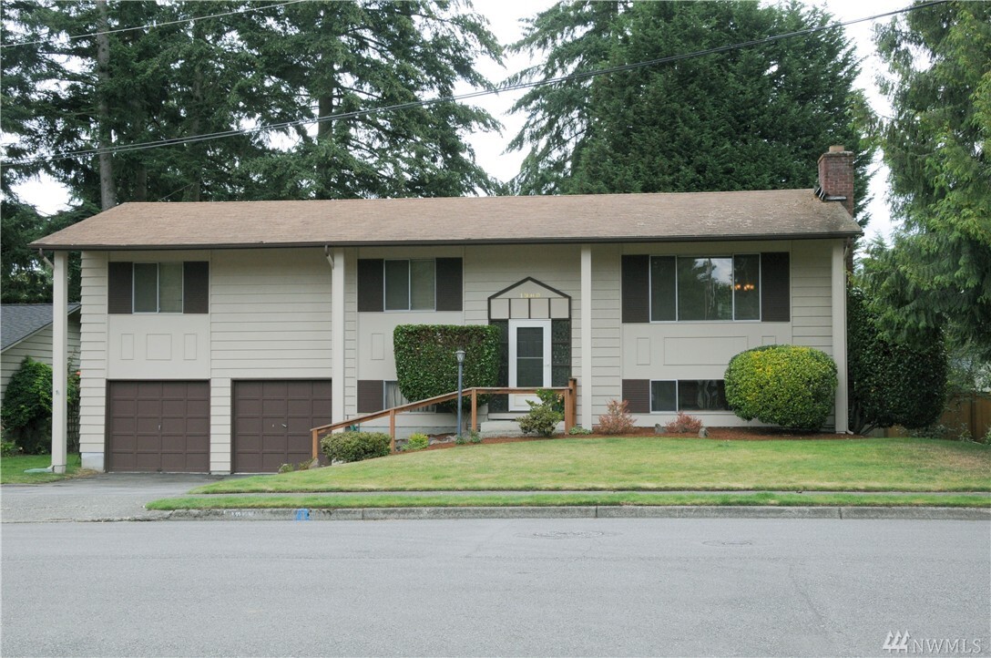 Property Photo:  1900 163rd Ave NE  WA 98008 