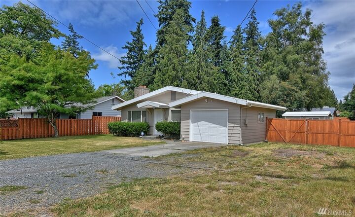 Property Photo:  905 109th St SE  WA 98208 