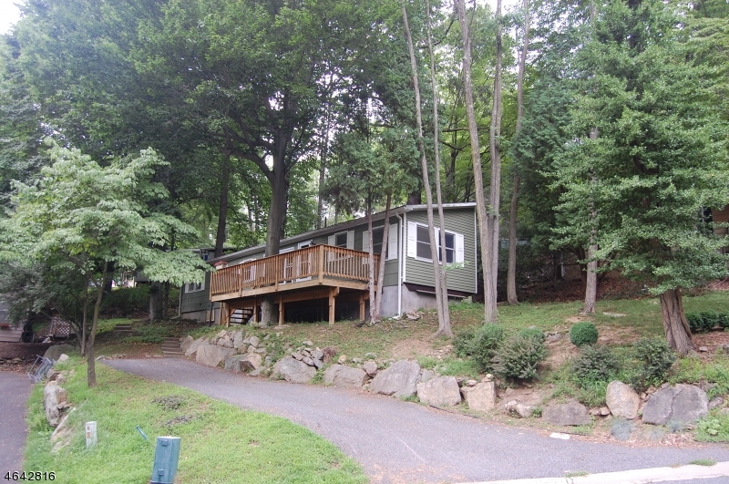 Property Photo:  9 Northwood Dr  NJ 08829 