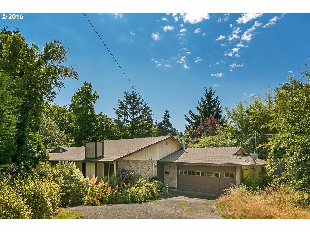 Property Photo: 7410 SW Capitol Hill Rd OR 97219