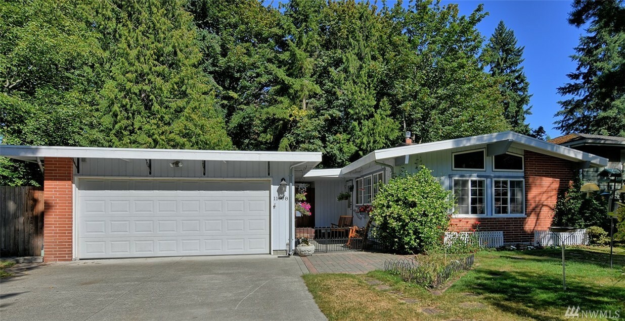 Property Photo:  11908 110th Ave NE  WA 98034 