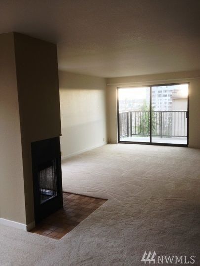 Property Photo: 500 W Roy St W201 WA 98119
