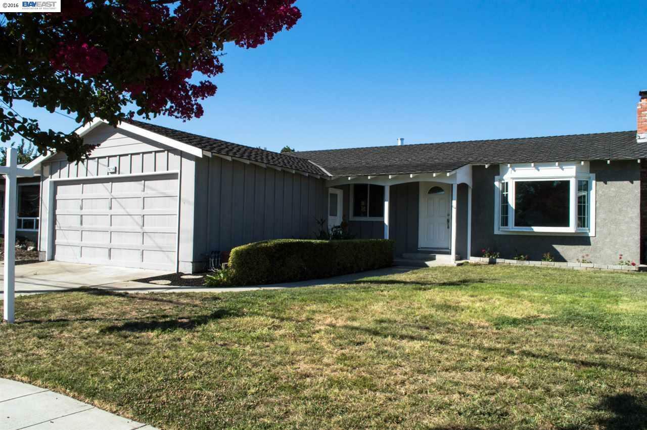 Property Photo:  36250 Sandalwood St  CA 94560 