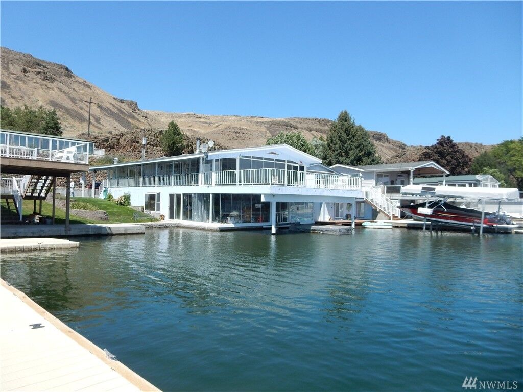 Property Photo:  24904 Long Lake Shores Dr NE 10  WA 98853 