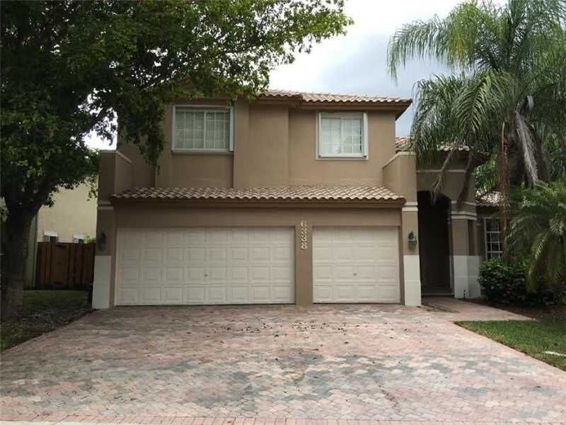 Property Photo:  