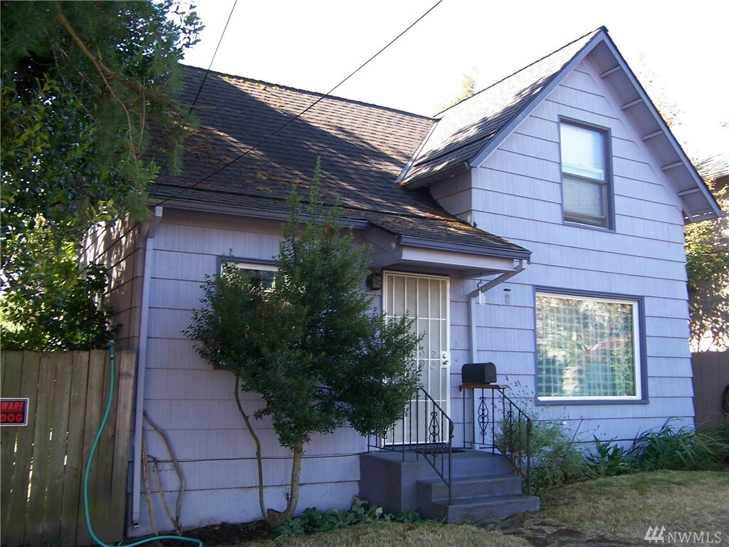 Property Photo:  947 N 78th St  WA 98103 