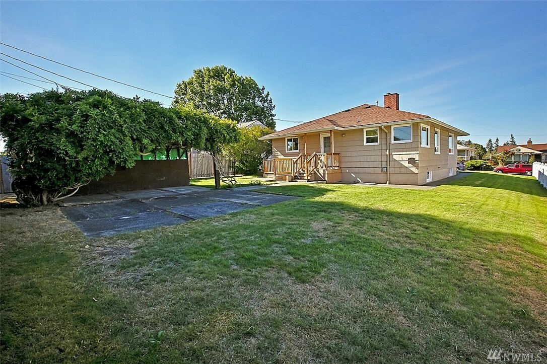 Property Photo:  2511 Holman St  WA 98310 