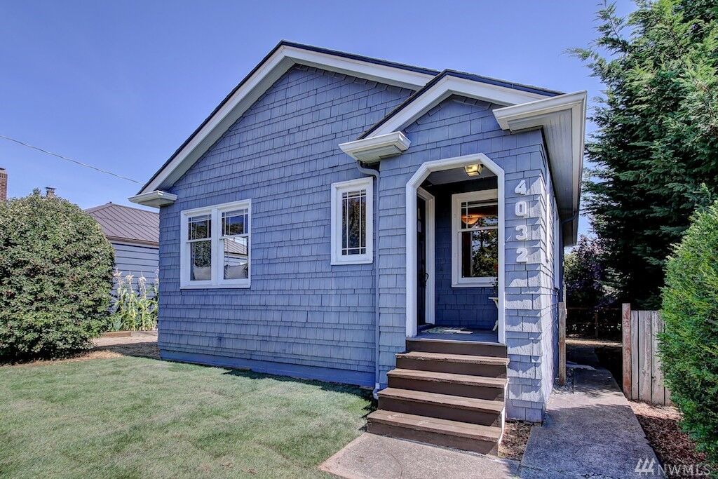 Property Photo:  4032 35th Ave SW  WA 98126 