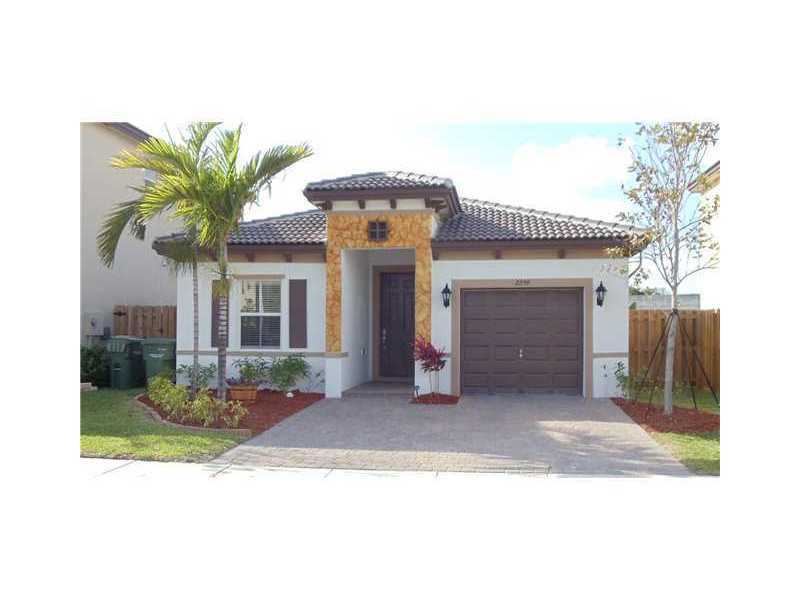 Property Photo: 2466 NE 4 St FL 33033