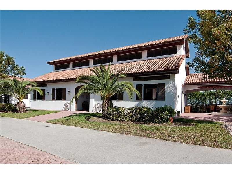 Property Photo: 18695 SW 100 St FL 33196