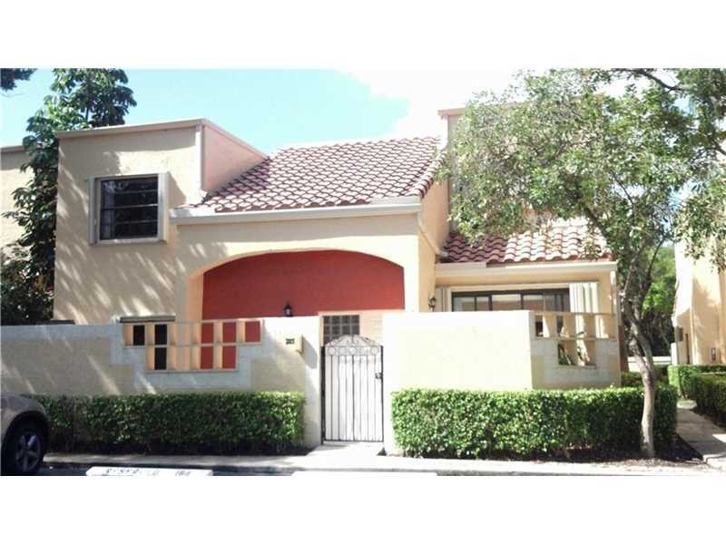 Property Photo: 20900 Leeward Ct 215-1 FL 33180