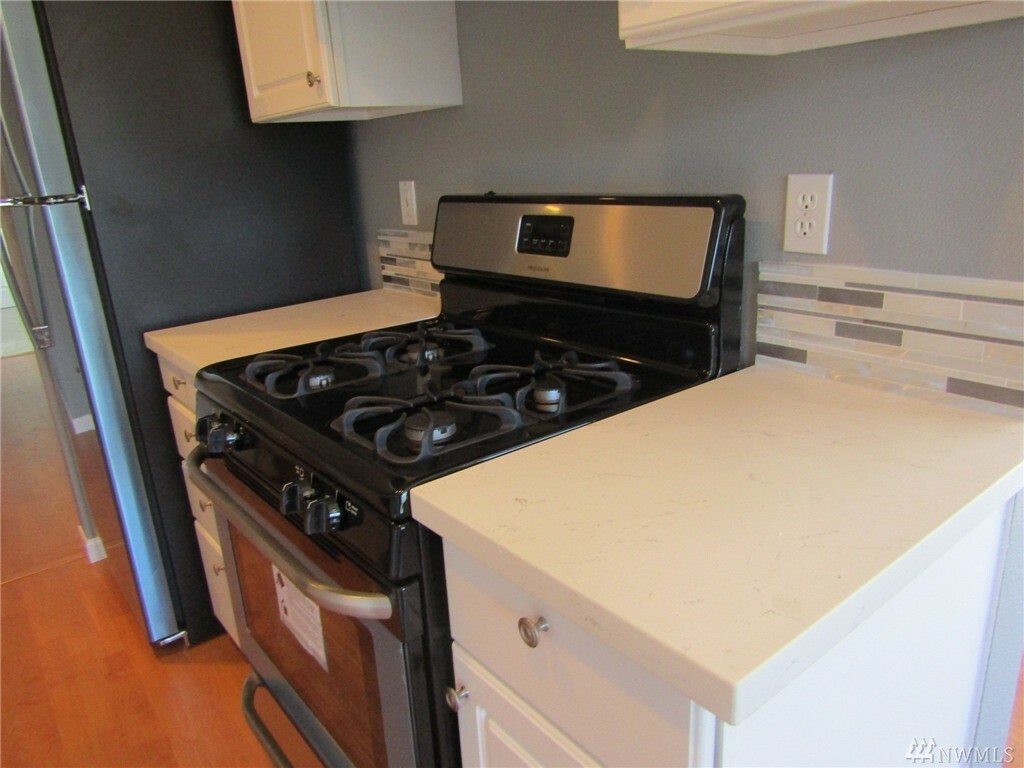 Property Photo:  2448 NW 59th St 303  WA 98107 