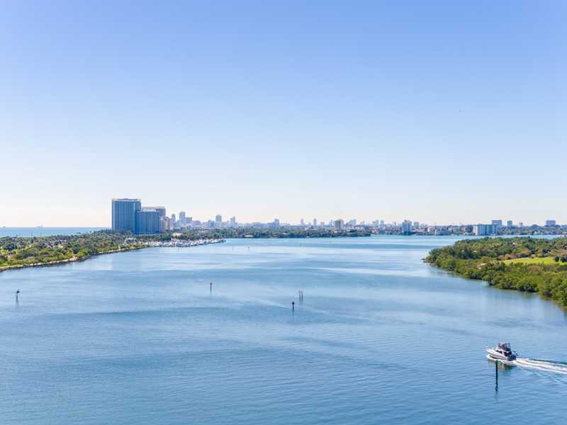 Property Photo: 500 Bayview Dr 1926 FL 33160