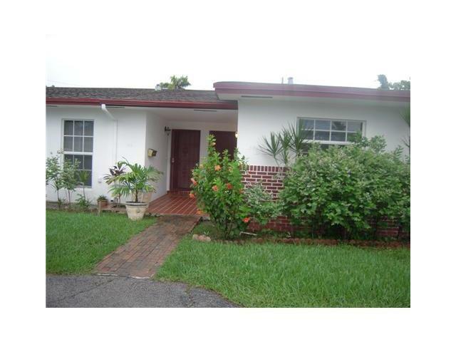 Property Photo: 380 NE 113 St FL 33161