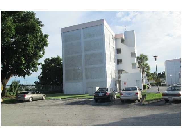 Property Photo:  9180 Fontainebleau Bl 102  FL 33172 