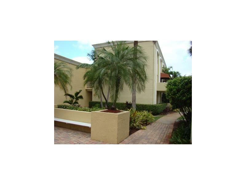 Property Photo: 18101 NW 68 Av D-206 FL 33015
