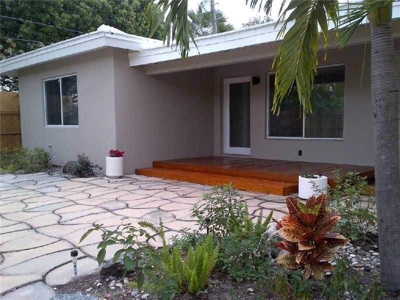 Property Photo: 1604 NE 8 Av FL 33305