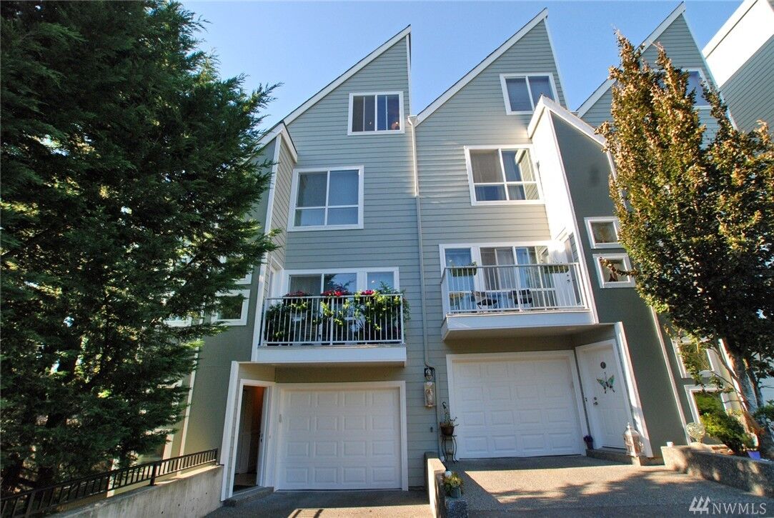Property Photo: 6816 NE 153rd Place G WA 98028