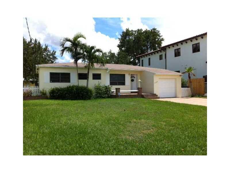 Property Photo:  