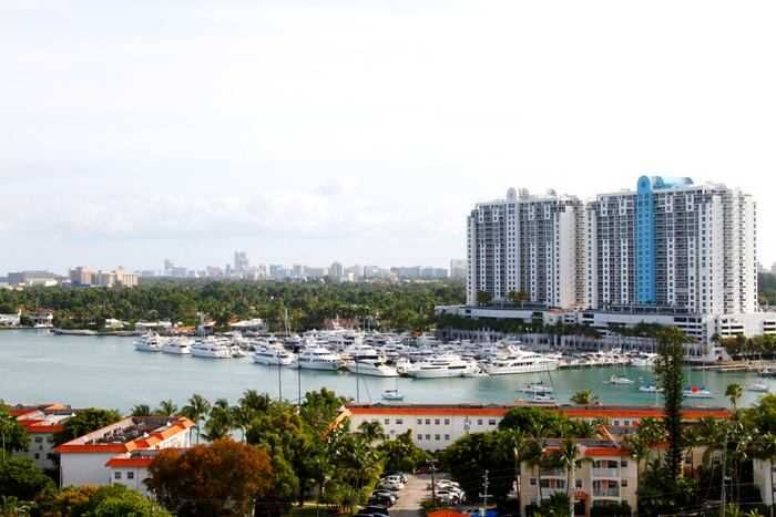 Property Photo:  9 Island Av 1415  FL 33139 