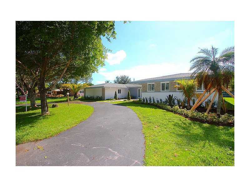 Property Photo: 14645 SW 83 Pl FL 33158