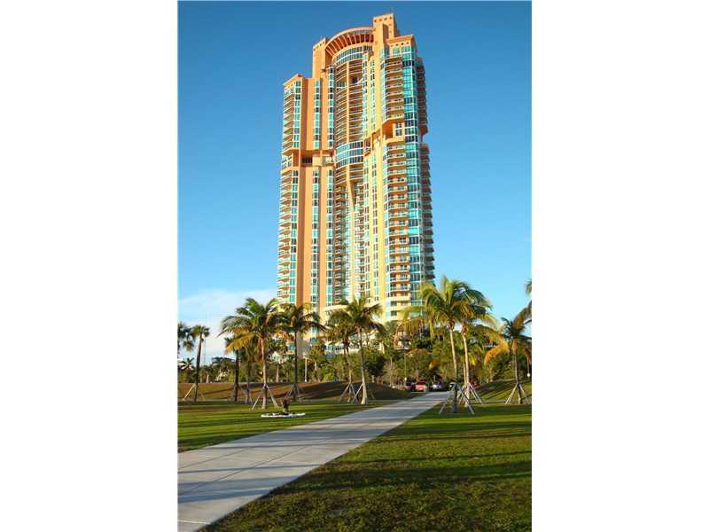 Property Photo:  300 S Pointe Dr 1005  FL 33139 