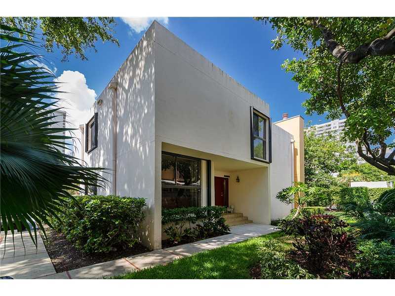 Property Photo: 3079 NE 183 Ln 79 FL 33160