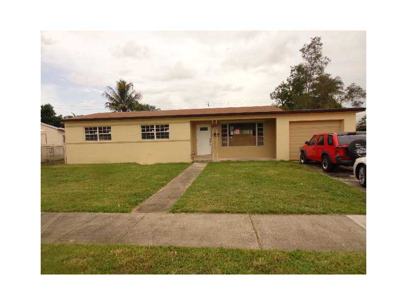 Property Photo: 1130 NW 185 Te FL 33169