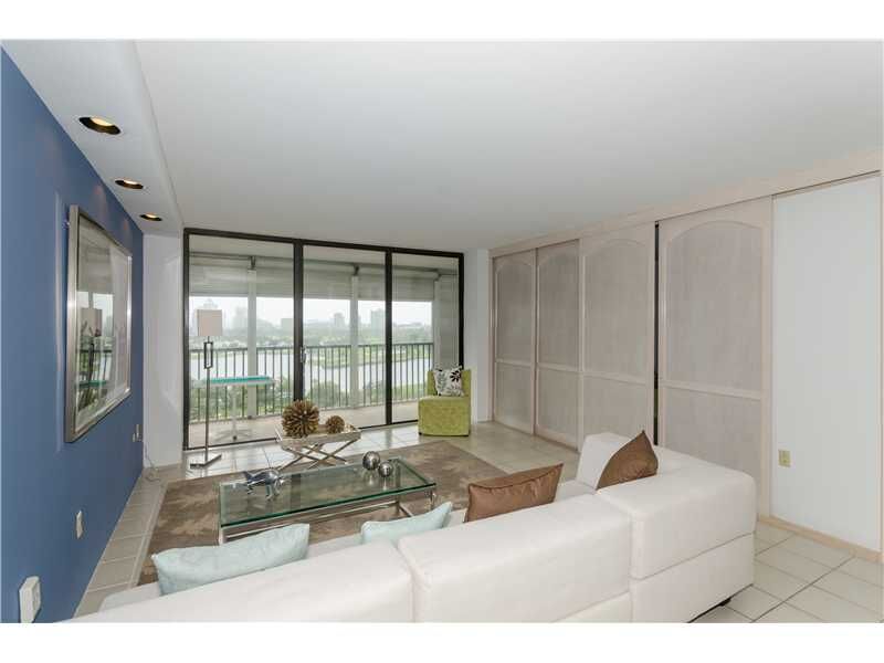 Property Photo: 3701 N Country Club Drive 1207 FL 33180