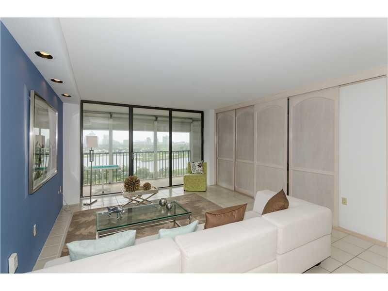 Property Photo: 3701 N Country Club Drive 1207 FL 33180