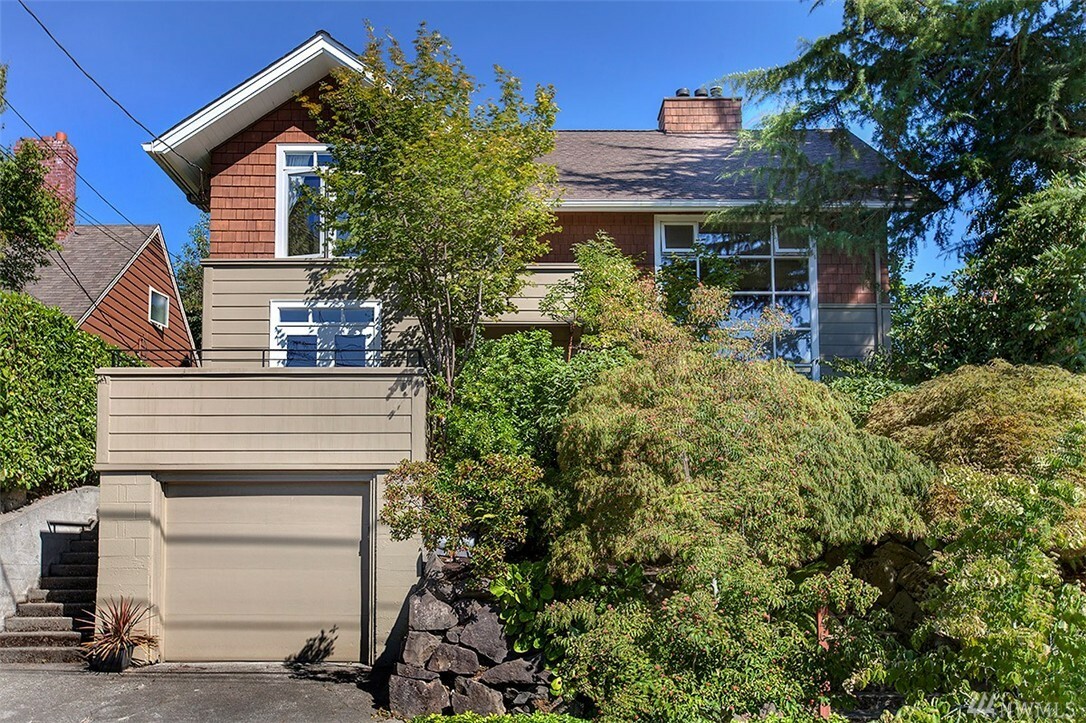 Property Photo: 4746 45th Ave NE WA 98105