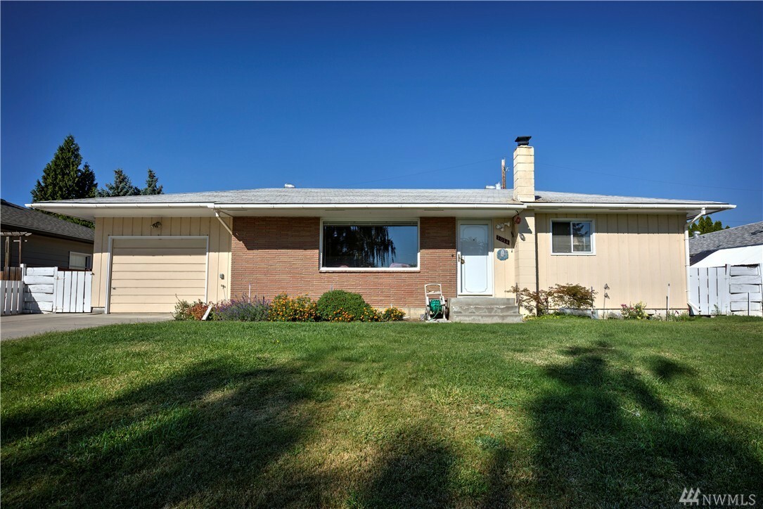 Property Photo:  1014 Cornell Ave  WA 98801 