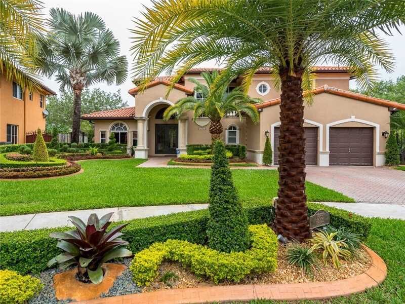 Property Photo: 15631 NW 79th Ct FL 33016