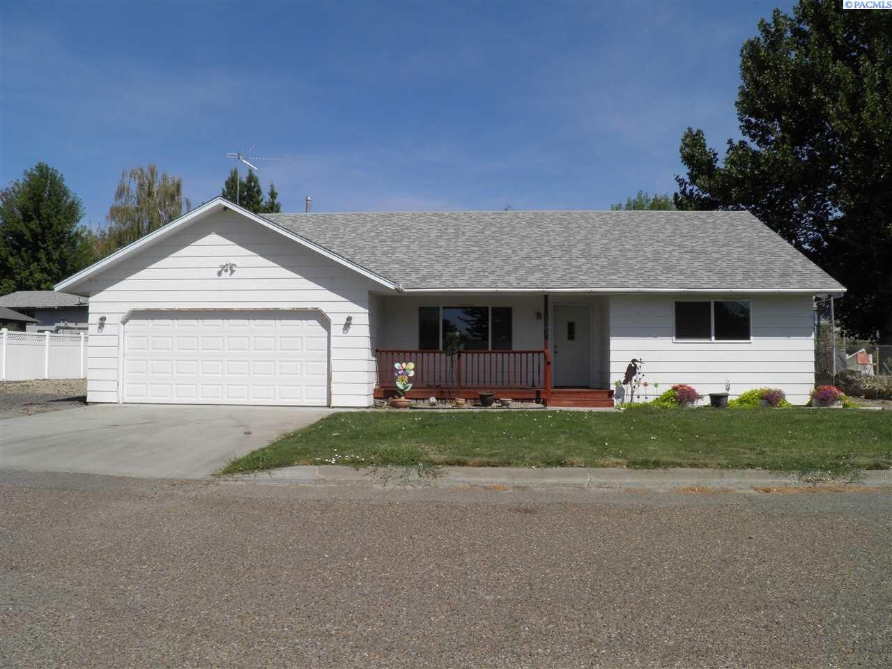 Property Photo: 1505 Walnut St WA 98953