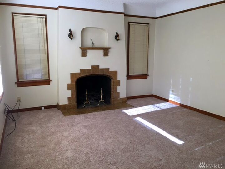 Property Photo: 8028 9th Ave NW WA 98117